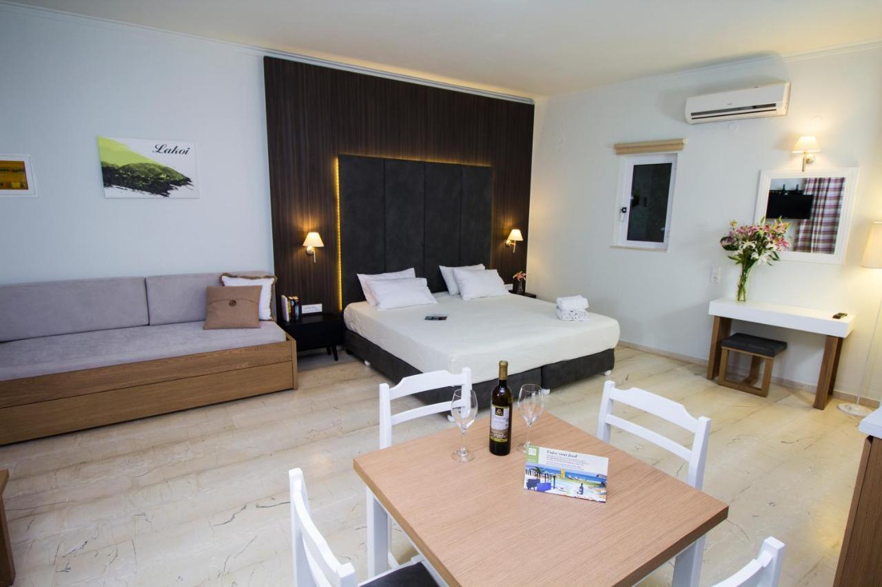 Elia Stalos Apartments Kültér fotó